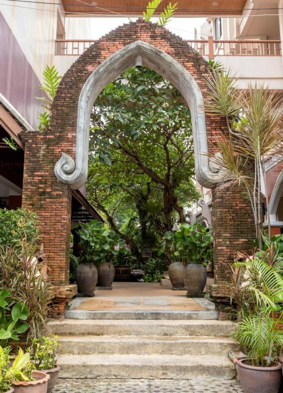 The Top Patong Resort. Exterior foto